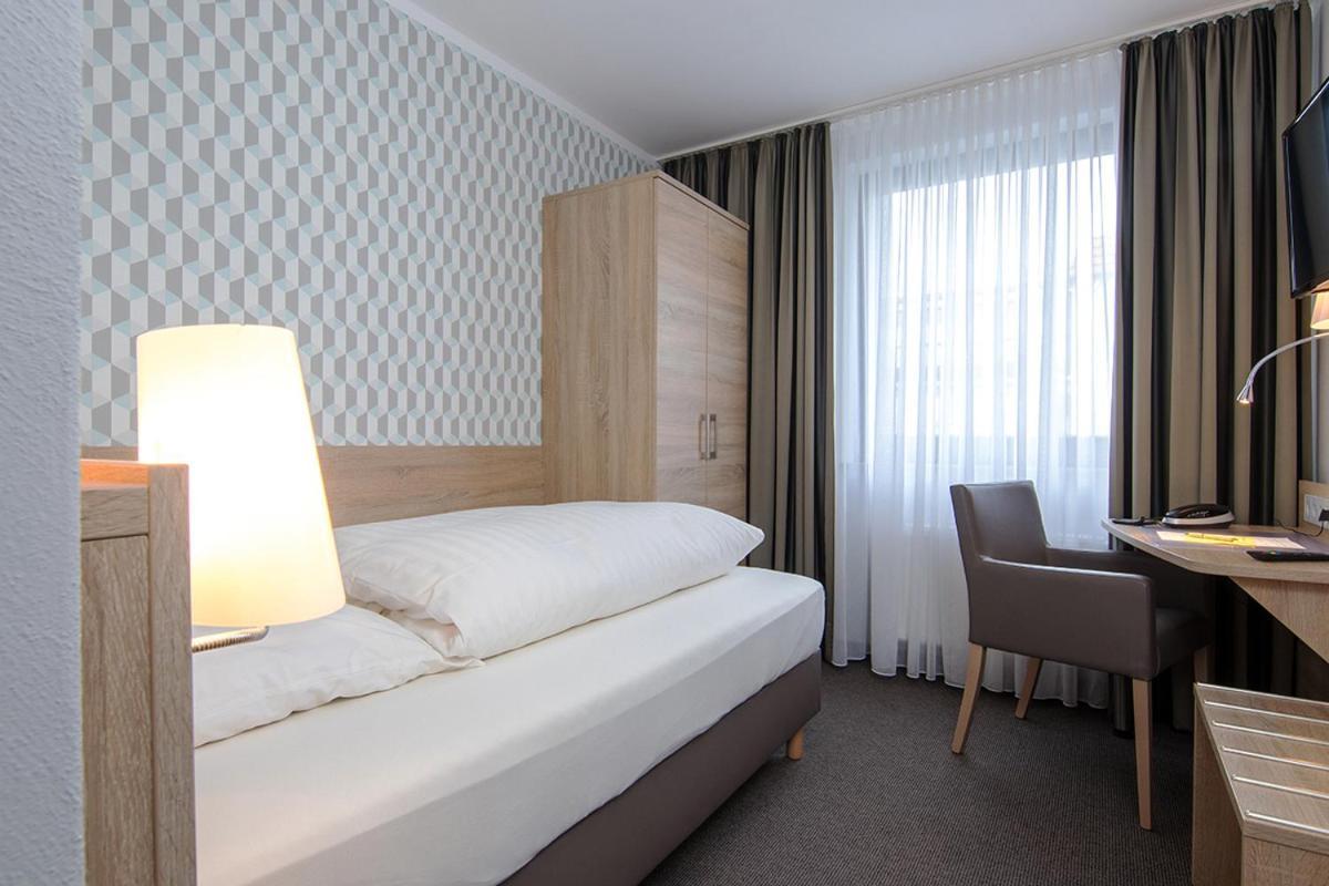 Hotel Rennschuh Gottingen Bagian luar foto